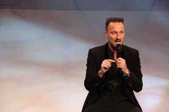 Facchinetti: Chi non muore per il virus rimarrà presto senza soldi Facchinetti: Chi non muore per il virus rimarrà presto senza soldi