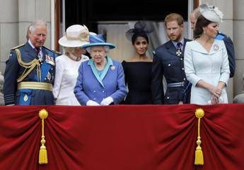 Harry e Meghan, la Regina dice sì a nuova vita Harry e Meghan, la Regina dice sì a nuova vita