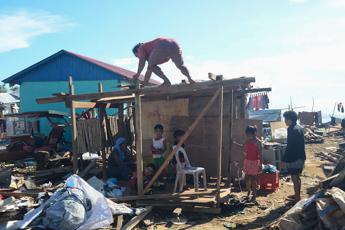 Filippine, sono almeno 28 le vittime del tifone Phanfone