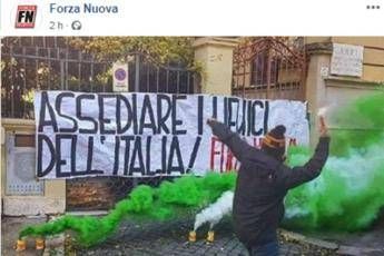 Roma, blitz di Forza nuova a sede Anpi Roma, blitz di Forza nuova a sede Anpi