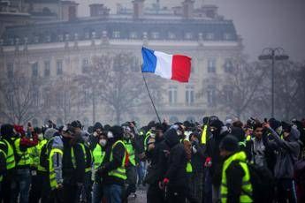Francia cancella aumento tassa carburanti per 2019 Francia cancella aumento tassa carburanti per 2019