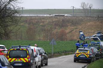 Francia, locomotiva Tgv esce dai binari: 20 feriti