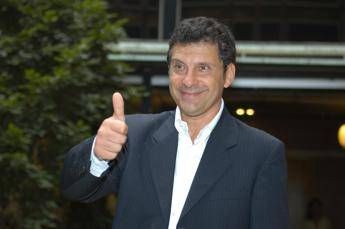 Forza Fabrizio!, abbraccio social per Frizzi Forza Fabrizio!, abbraccio social per Frizzi