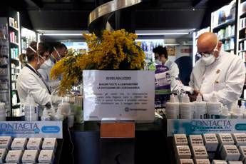 Coronavirus, farmacisti romani: Siamo ancora senza mascherine Coronavirus, farmacisti romani: Siamo ancora senza mascherine