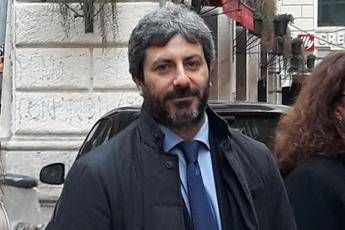 Fico a piedi al Quirinale Fico a piedi al Quirinale