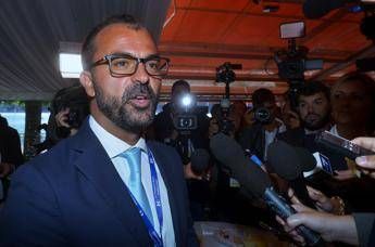 Fioramonti: Soldi restituzioni su conto intestato a Di Maio, Patuanelli e D'Uva