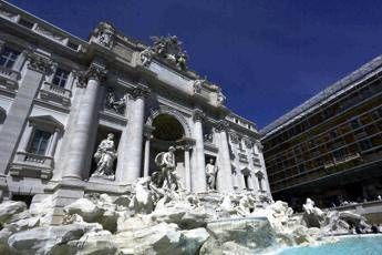 Coronavirus Roma, chiuso accesso a Fontana Trevi