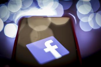 Facebook: Oscuramento Casapound decisione estrema ma legittima
