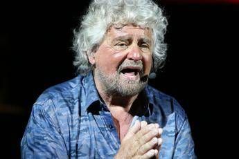 Migranti, Grillo: Governo ci ha venduto Migranti, Grillo: Governo ci ha venduto