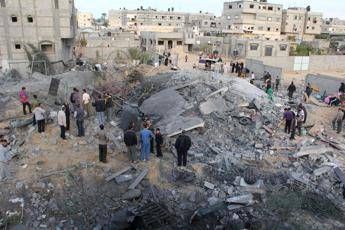 Human Rights Watch, stop ad attacchi su obiettivi civili Human Rights Watch, stop ad attacchi su obiettivi civili