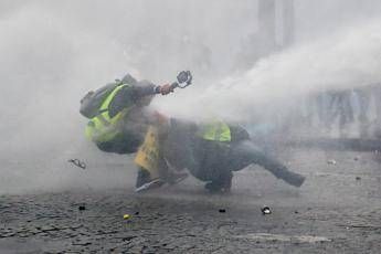 Gilet gialli, nono sabato di protesta: 84mila in piazza Gilet gialli, nono sabato di protesta: 84mila in piazza