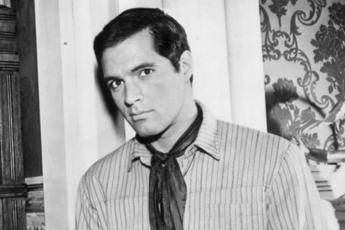 Addio a John Gavin, da 'Spartacus' a 'Psyco' fino a 'Olympia' con Sophia Loren Addio a John Gavin, da 'Spartacus' a 'Psyco' fino a 'Olympia' con Sophia Loren