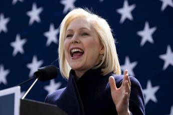 Presidenziali Usa, Gillibrand si ritira Presidenziali Usa, Gillibrand si ritira