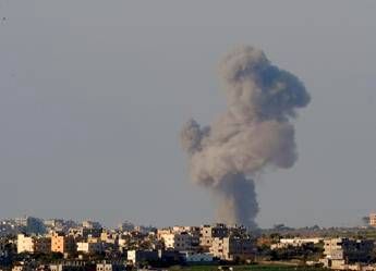 Tregua interrotta, ancora raid e razzi, 203 morti nella Striscia di Gaza Tregua interrotta, ancora raid e razzi, 203 morti nella Striscia di Gaza