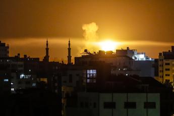Gaza, raid aerei di Israele contro Hamas