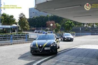 Roma, racket bancarelle: tra arrestati fratelli Tredicine Roma, racket bancarelle: tra arrestati fratelli Tredicine