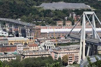 Ponte Morandi, inizia la demolizione Ponte Morandi, inizia la demolizione