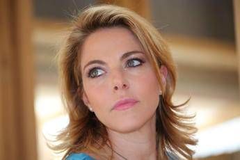 Claudia Gerini: Candidata di Renzi a Roma? Lusingata ma... Claudia Gerini: Candidata di Renzi a Roma? Lusingata ma...