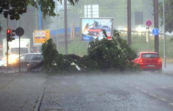 Violento tornado nel nord della Germania, due morti. Aeroporti bloccati Violento tornado nel nord della Germania, due morti. Aeroporti bloccati