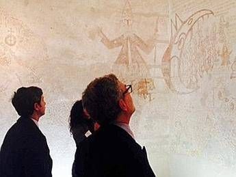 Il ministro della Giustizia visita i disegni e i graffiti di Palazzo Steri di Palermo Il ministro della Giustizia visita i disegni e i graffiti di Palazzo Steri di Palermo