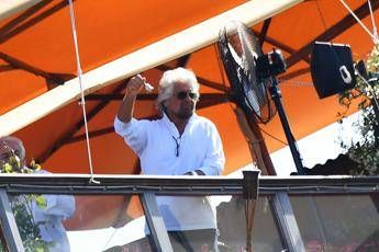 Grillo suona la campanella Grillo suona la campanella