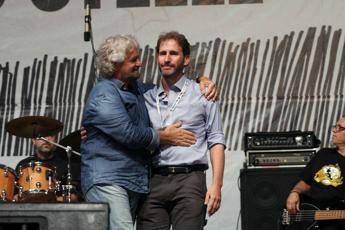 Roma, Grillo e Casaleggio corrono ai ripari: due 'pretoriani' affiancano Raggi Roma, Grillo e Casaleggio corrono ai ripari: due 'pretoriani' affiancano Raggi
