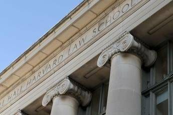 Harvard e Yale sotto inchiesta per finanziamenti esteri Harvard e Yale sotto inchiesta per finanziamenti esteri