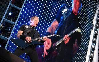 Problemi con l'alcol per il cantante, stop al tour per i Metallica