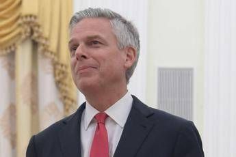 Si dimette l'ambasciatore americano a Mosca Si dimette l'ambasciatore americano a Mosca