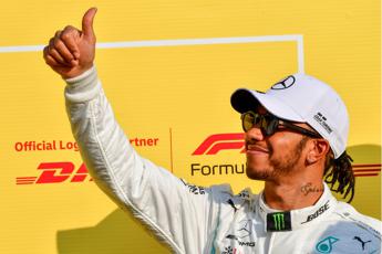 F1, al Gp di Abu Dhabi trionfa Hamilton