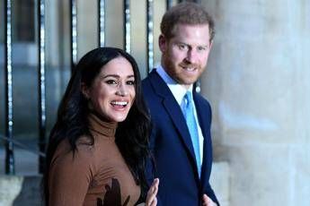 Harry e Meghan, la Regina convoca un vertice di famiglia Harry e Meghan, la Regina convoca un vertice di famiglia