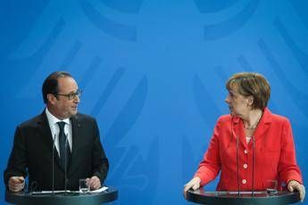 Grecia, Hollande domani riceve Merkel su conseguenze del voto Grecia, Hollande domani riceve Merkel su conseguenze del voto