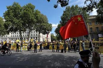 Arrestato un dipendente del consolato britannico a Hong Kong Arrestato un dipendente del consolato britannico a Hong Kong