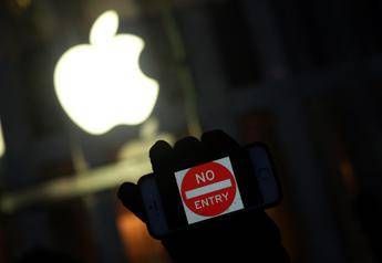 Addio messaggi alla guida, Apple blocca sms Addio messaggi alla guida, Apple blocca sms