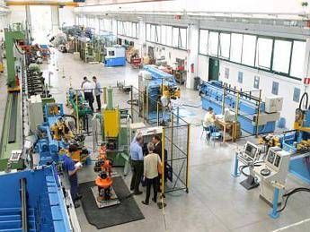 Fesica-Confsal: firmata ipotesi rinnovo contratto per addetti ceramica Fesica-Confsal: firmata ipotesi rinnovo contratto per addetti ceramica
