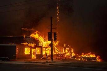 La California brucia La California brucia