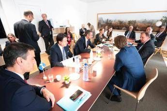 Ue, Conte e altri Paesi del Sud in riunione con i 'frugali' Ue, Conte e altri Paesi del Sud in riunione con i 'frugali'