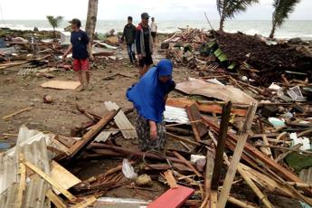 Tsunami Indonesia, salgono le vittime
