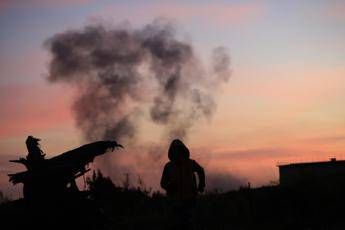Israele, caccia colpiscono bunker di Hamas a Gaza Israele, caccia colpiscono bunker di Hamas a Gaza
