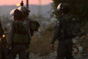 Preparavano attentati contro Israele, arrestate gemelline palestinesi Preparavano attentati contro Israele, arrestate gemelline palestinesi