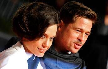 Critiche a Brad e Angelina: Non sono dei buoni vicini di casa Critiche a Brad e Angelina: Non sono dei buoni vicini di casa