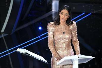 Sanremo, il monologo di Rula Jebreal: Stuprate, come mia madre Sanremo, il monologo di Rula Jebreal: Stuprate, come mia madre