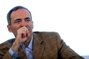 Kasparov, il ritorno: la leggenda degli scacchi in gara a Saint Louis Kasparov, il ritorno: la leggenda degli scacchi in gara a Saint Louis