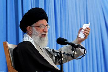 Coronavirus, Khamenei: Iran trasparente, altri Paesi nascondono verità