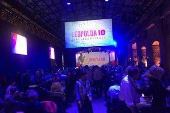Leopolda, mezzo 'giglio magico' non c'è ma Renzi guarda avanti Leopolda, mezzo 'giglio magico' non c'è ma Renzi guarda avanti