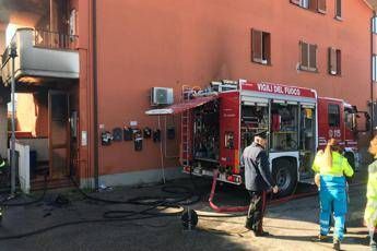 Lucca, morto 41enne che si era dato fuoco Lucca, morto 41enne che si era dato fuoco