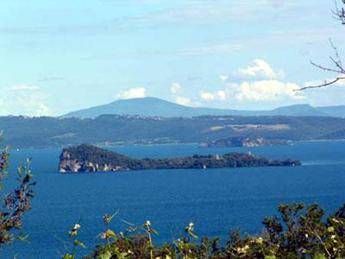 Nel Lazio laghi troppo inquinati Nel Lazio laghi troppo inquinati