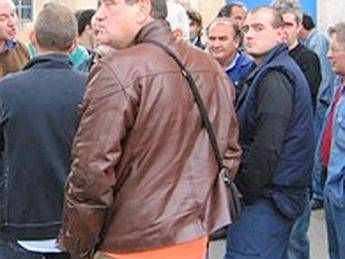 Palermo, prosegue protesta ex Pip su gru porto: traffico in tilt Palermo, prosegue protesta ex Pip su gru porto: traffico in tilt