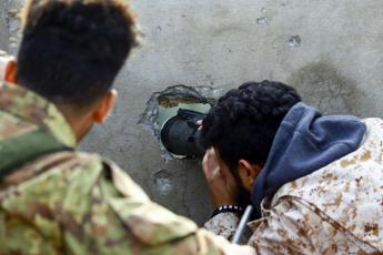 Libia, Serraj ha firmato accordo ma Haftar no