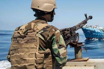 Libia, colpita nave turca carica di armi diretta a Tripoli Libia, colpita nave turca carica di armi diretta a Tripoli
